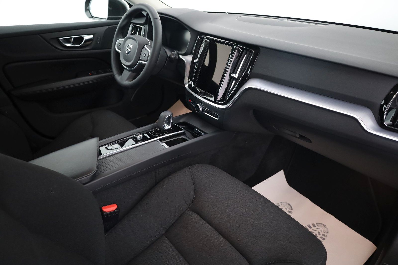 Fahrzeugabbildung Volvo V60 Kombi Momentum Pro,Aut.,Navi,Kamera, AHK el.