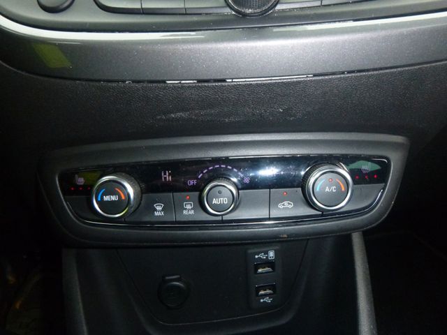 Fahrzeugabbildung Opel Crossland (X) 1,2 T >AHK/NAV/LED/Sitzheizung