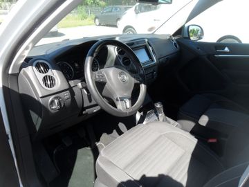 Volkswagen Tiguan - 8