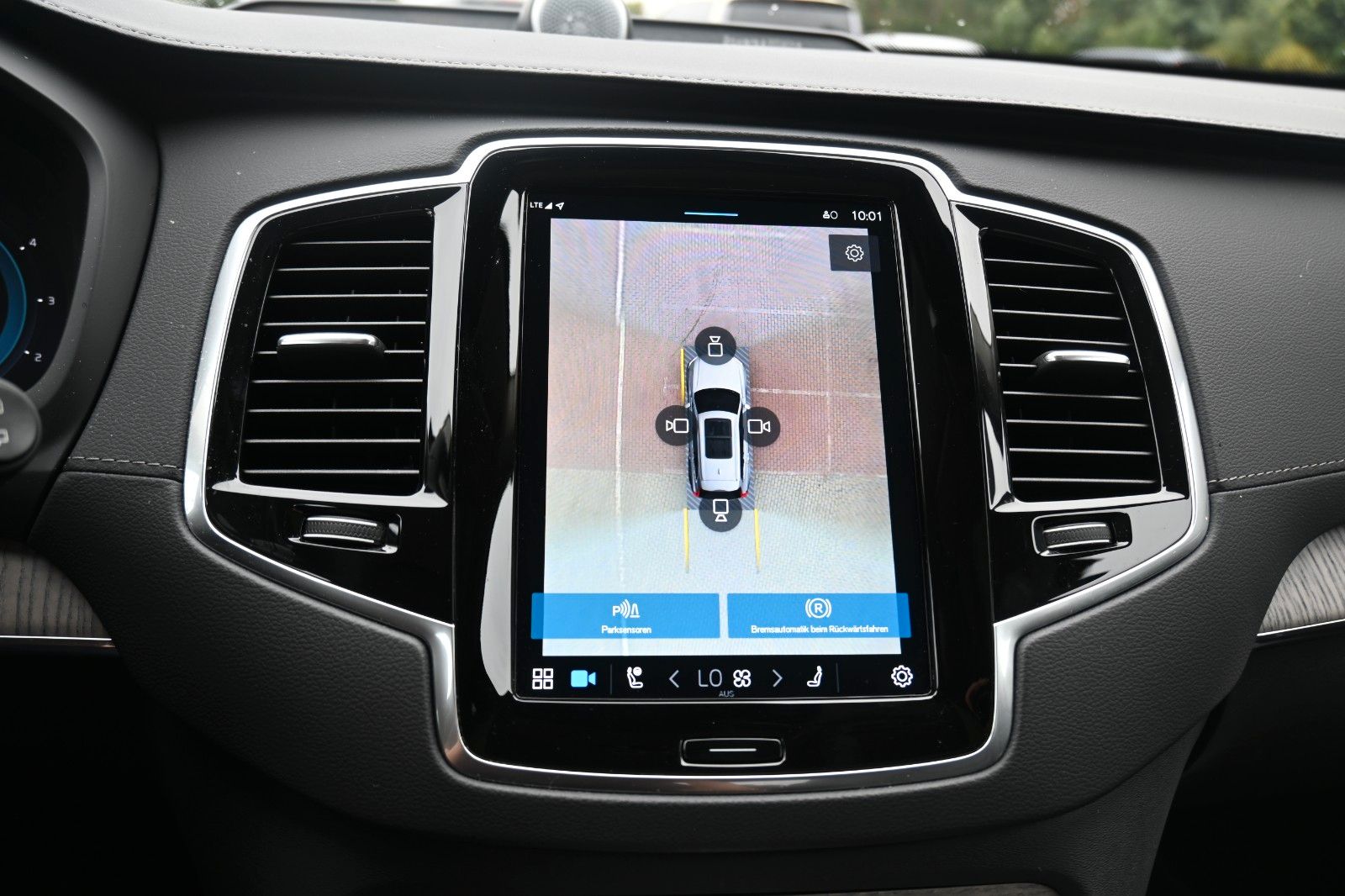 Fahrzeugabbildung Volvo XC90 B5 AWD Ultimate Dark *HUD*B&W*NAV*LUFT*MASS