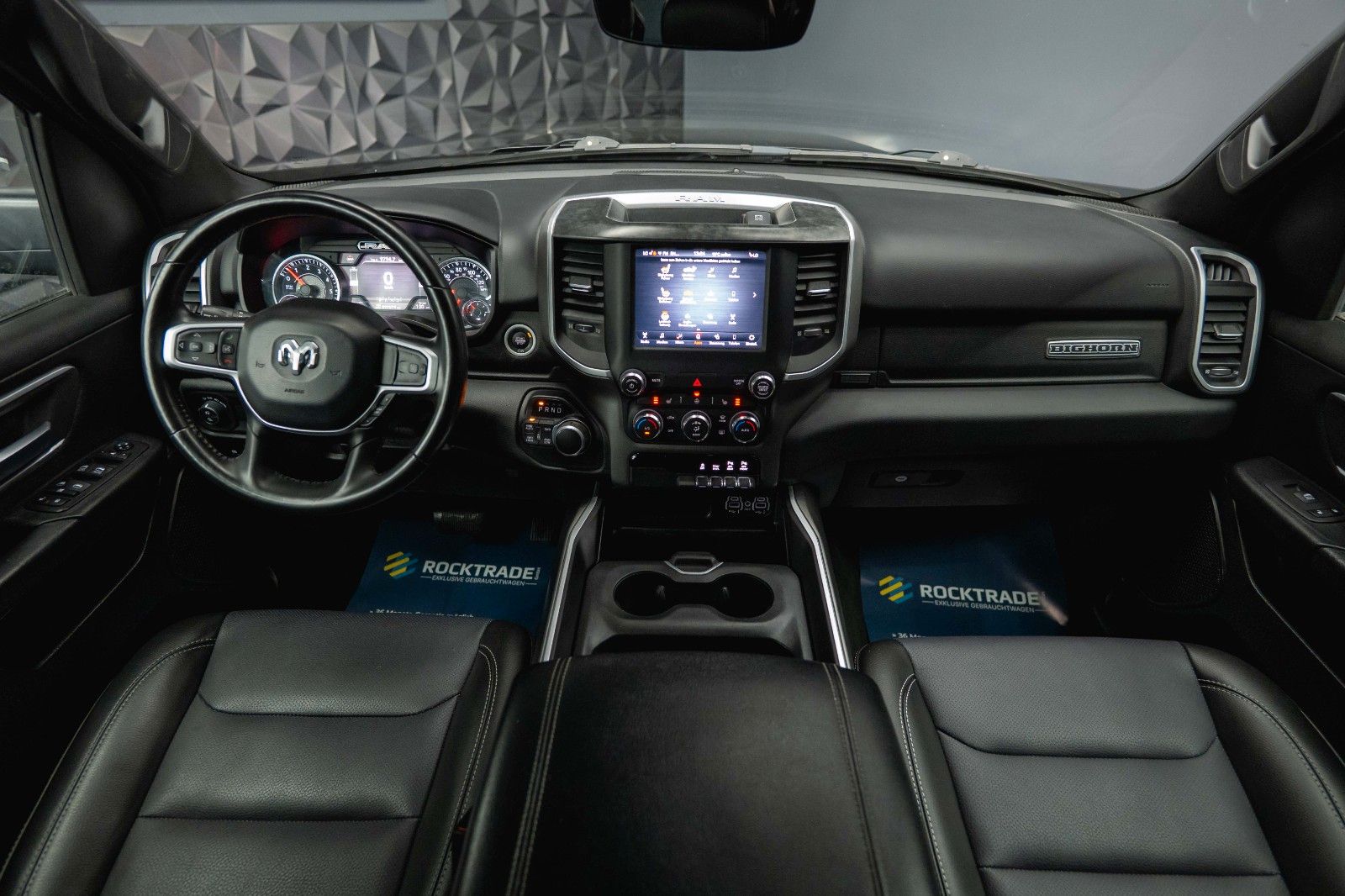 Fahrzeugabbildung Dodge RAM 5.7 V8 HEMI 4x4 OFFROAD BLACK EDITION *19%