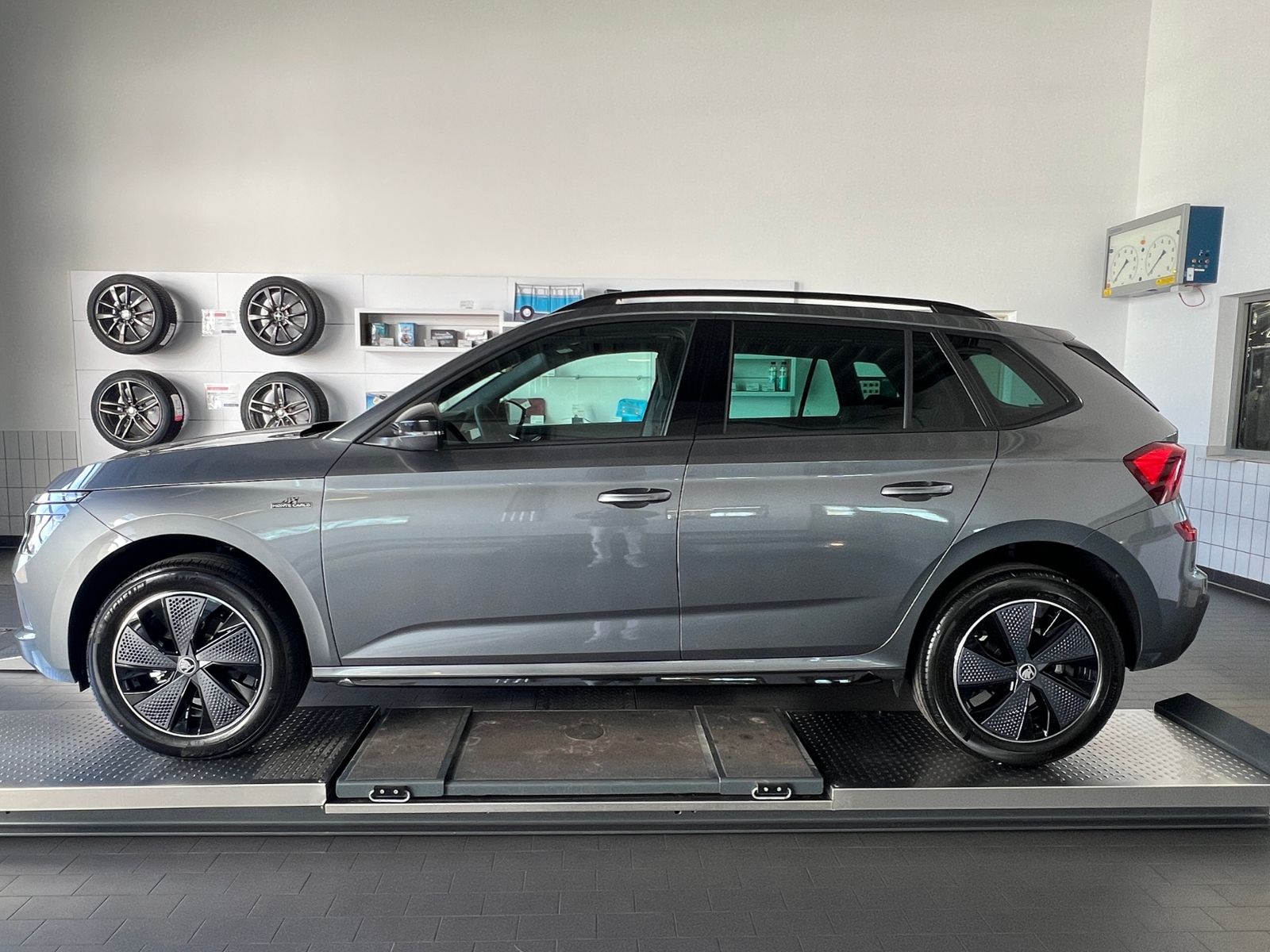Fahrzeugabbildung SKODA Kamiq Monte Carlo 1.0 TSI DSG *AHK, Matrix-LED*