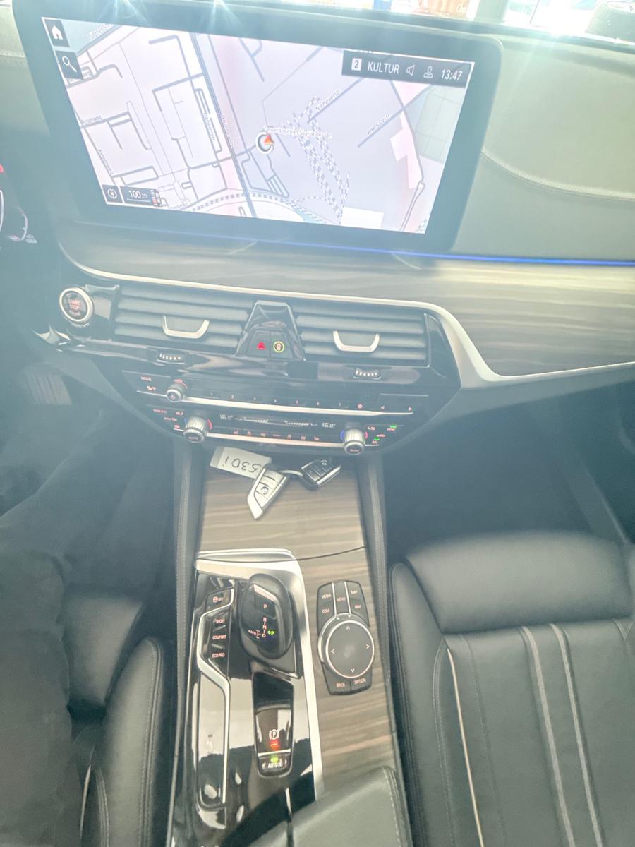 BMW 530 I Touring  Luxury Line LCI,Panoramadach,HUD,