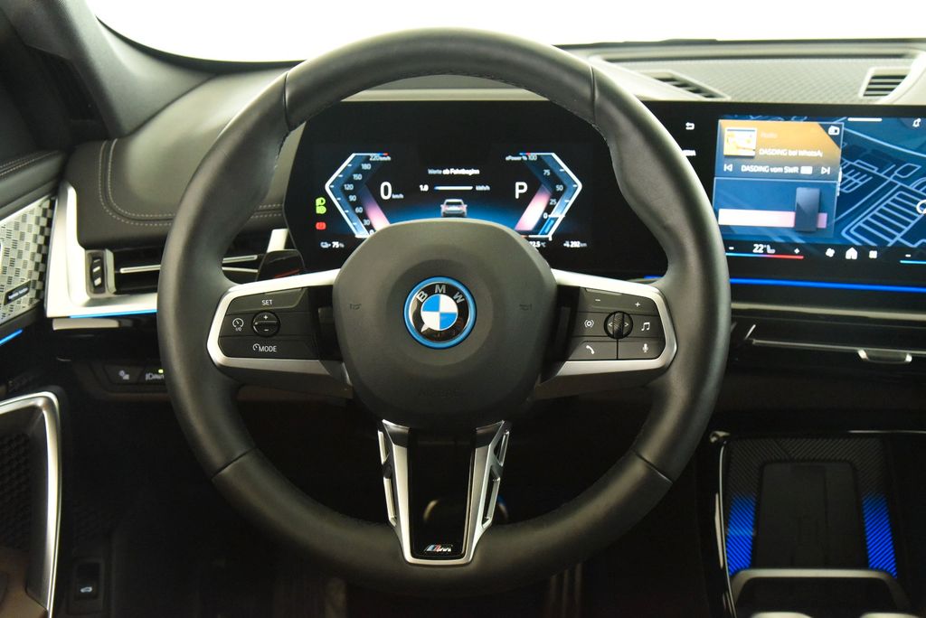BMW iX1