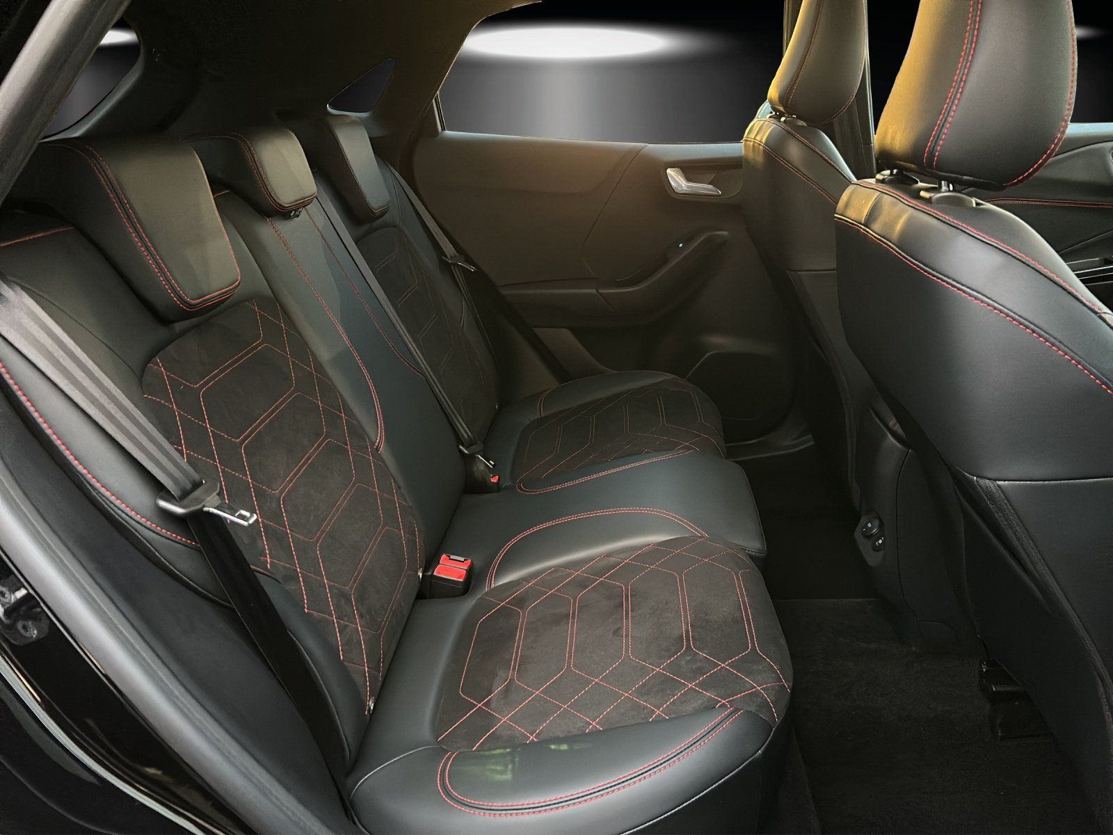 Fahrzeugabbildung Ford Puma 1.0 ST-Line X Aut./LED/ACC/360°/NAVI/SHZ/