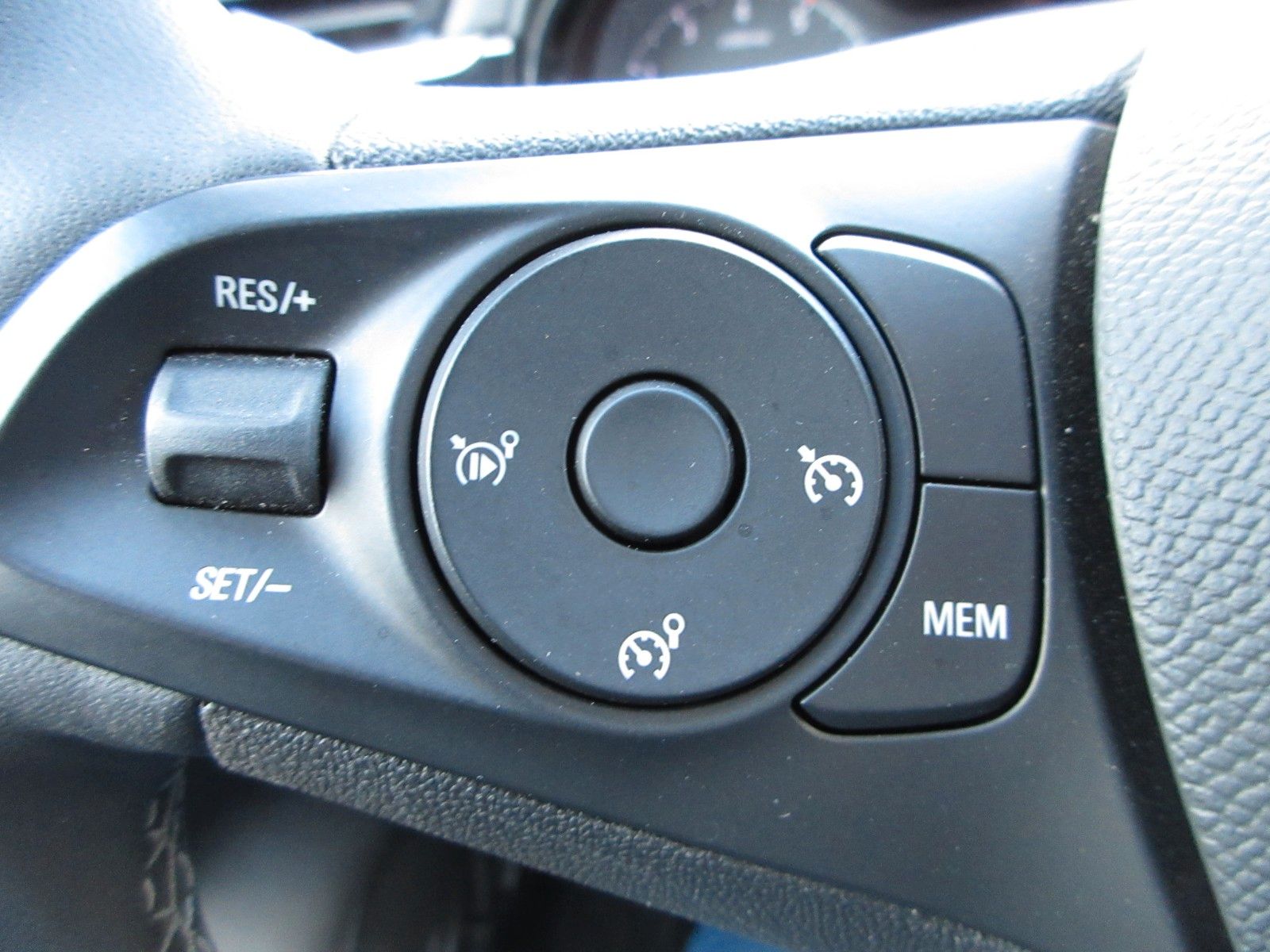 Fahrzeugabbildung Opel Corsa 1.2 T Elegance LED/NAVI/PDC/ALU/TEMPO