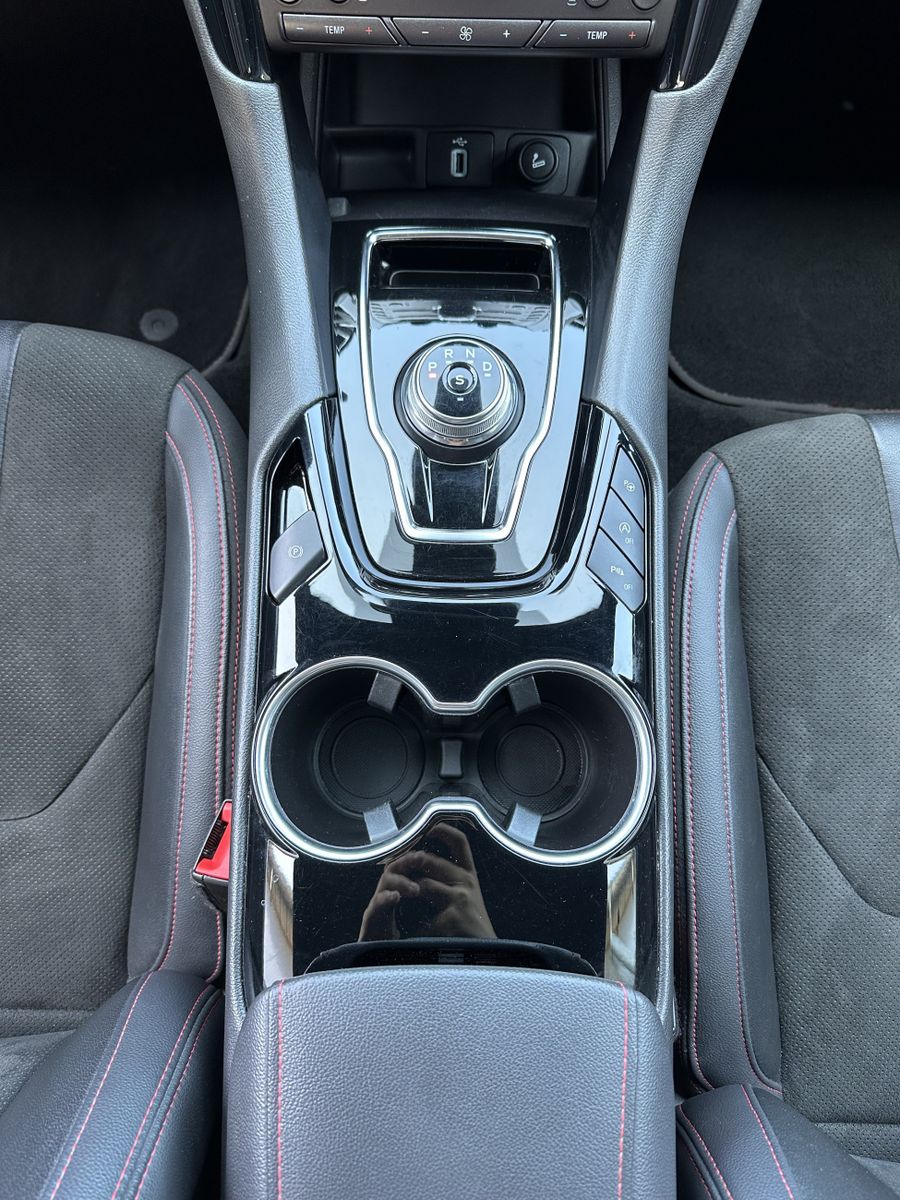 Fahrzeugabbildung Ford Mondeo Turnier 2.0 EB Aut. ST-Line NAV+LED+VCOCK