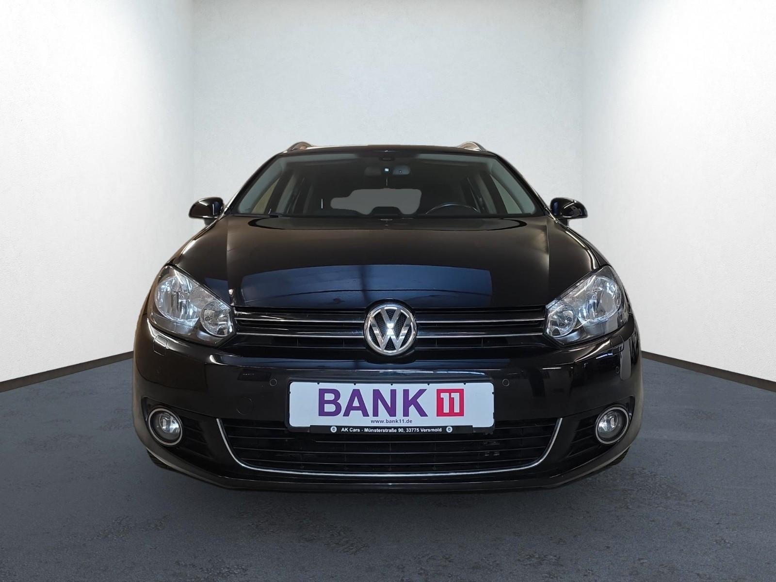 Volkswagen Golf 2011 — interior