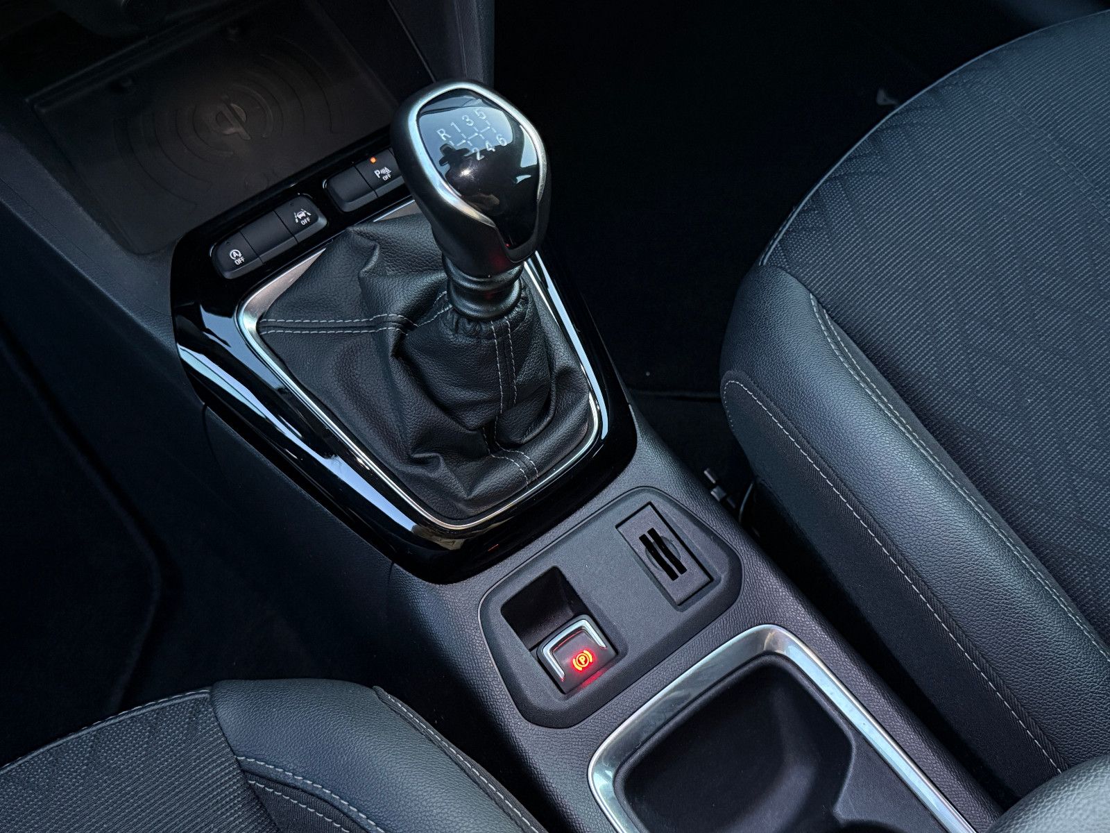 Fahrzeugabbildung Opel Corsa F 1.5 D Elegance GRA LED Navi PDC Kamera