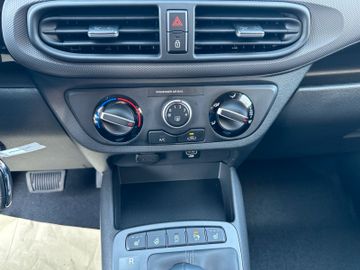 Hyundai i10 1.0 ATM AUTOMAT. SCHALTGETRIEBE TREND + NAVI