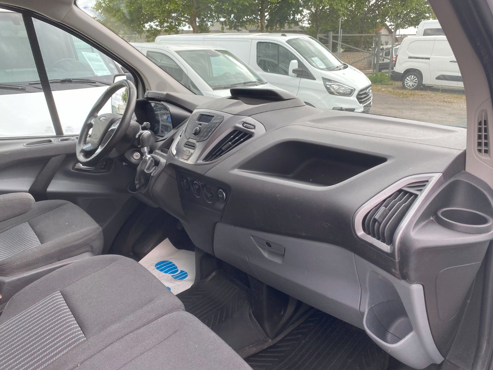 Fahrzeugabbildung Ford TransitCustomKasten270 L1 TrendAHKRegale,61563Km