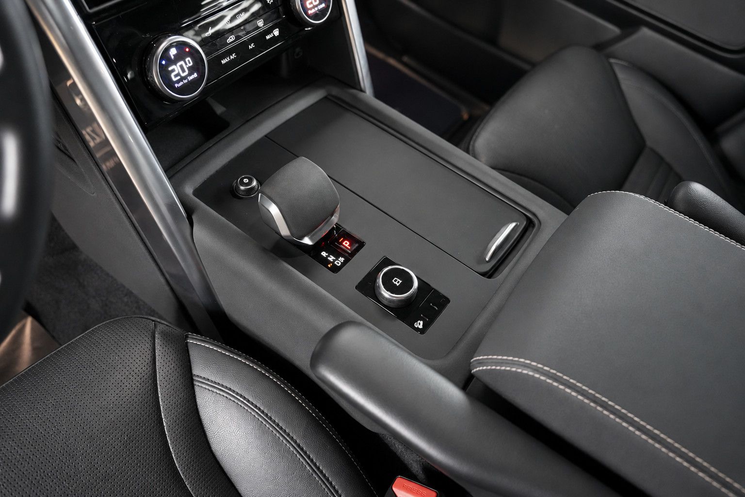 Fahrzeugabbildung Land Rover Discovery SE*R-Dynamic*7-Sitz*Pano*Meridian*360°