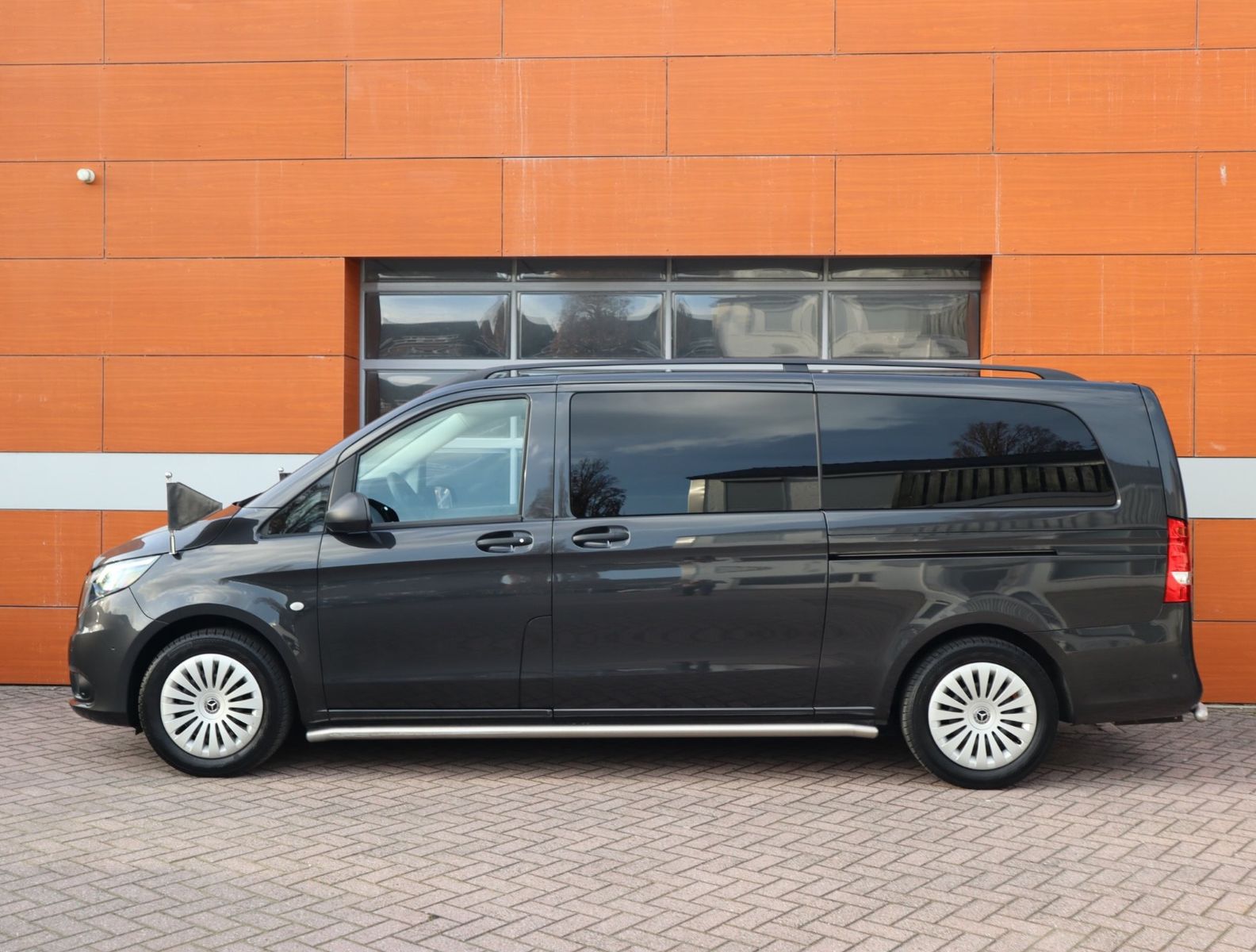 Mercedes-Benz Vito 4 SARGE Bestattungswagen Netto € 39.500 imagem 2