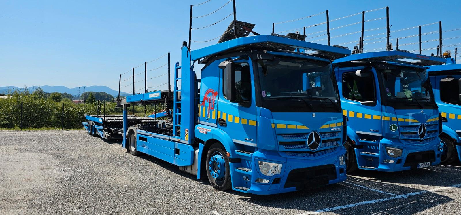 Mercedes-Benz Actros 1943 + Kassbohrer APT