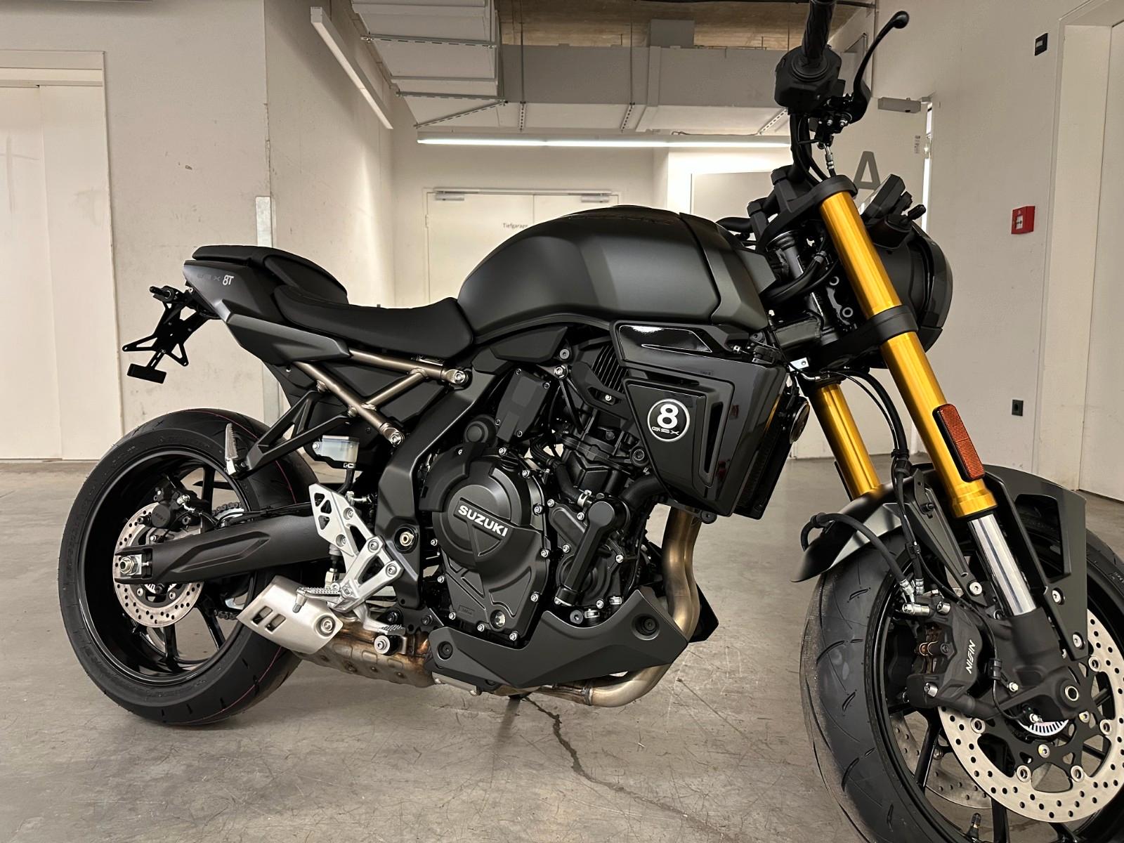 Suzuki GSX-8T *BLACK EDITION*