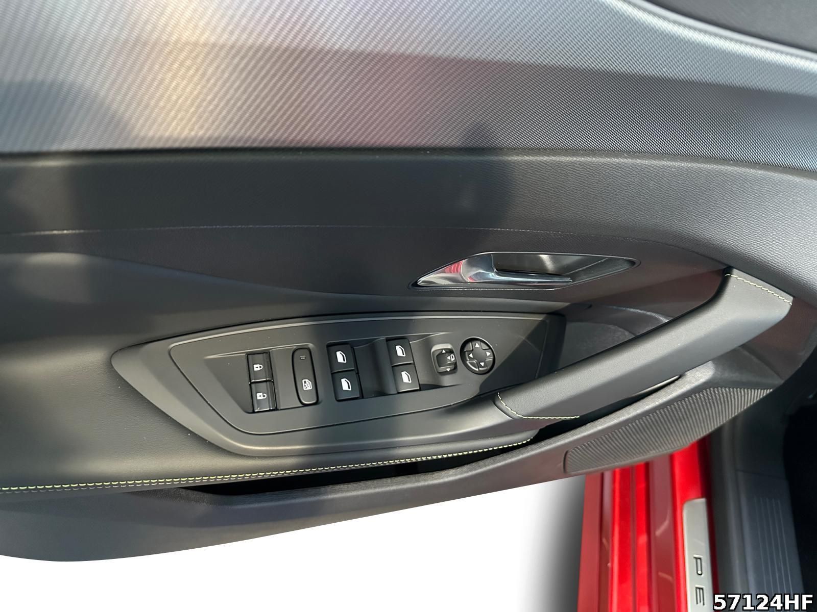 Fahrzeugabbildung Peugeot 308 SW GT Hybrid 145 e-DSC6