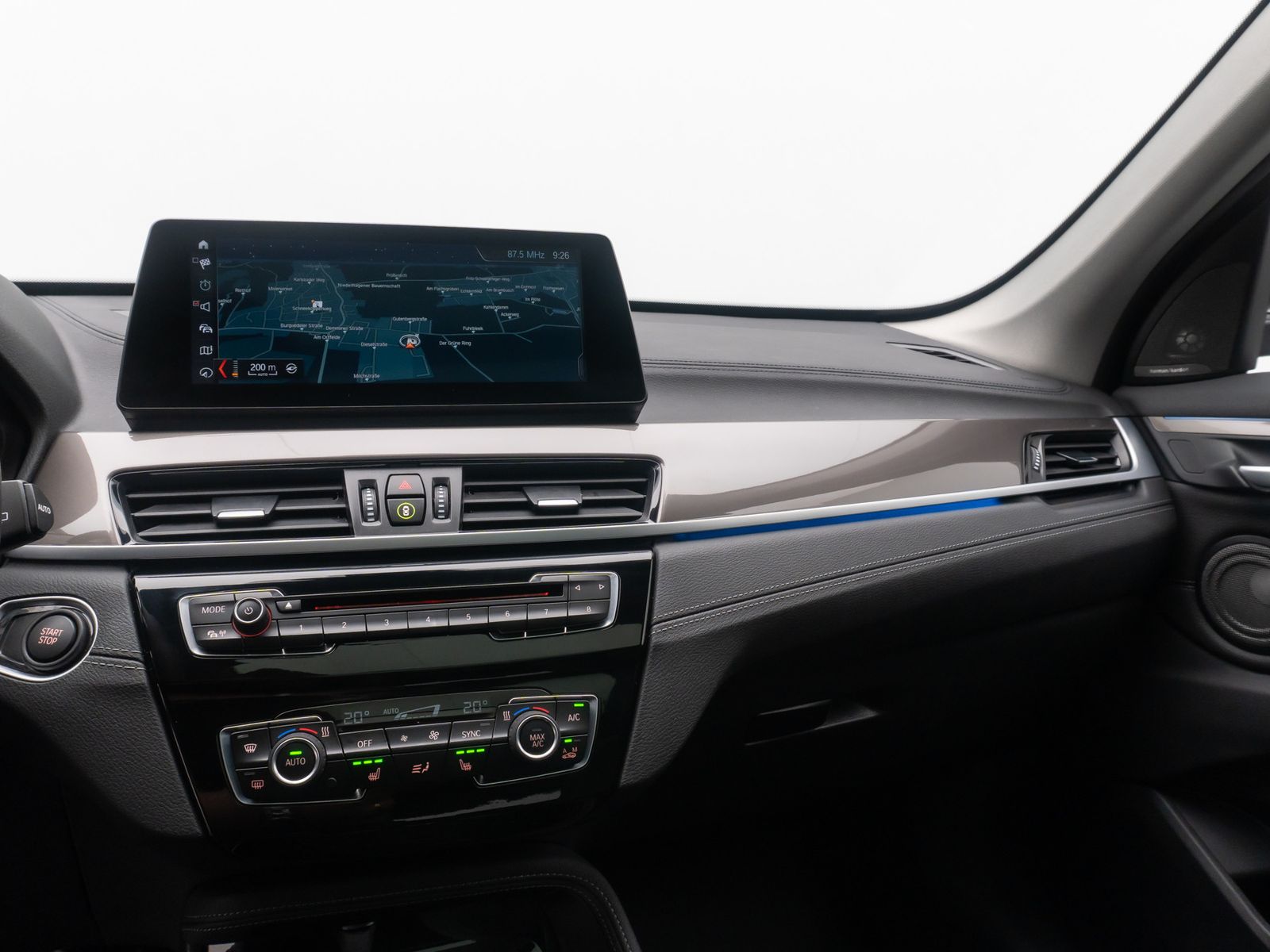 Fahrzeugabbildung BMW X1 xD25e xLine Panorama H/K Kamera DAB HUD Voll