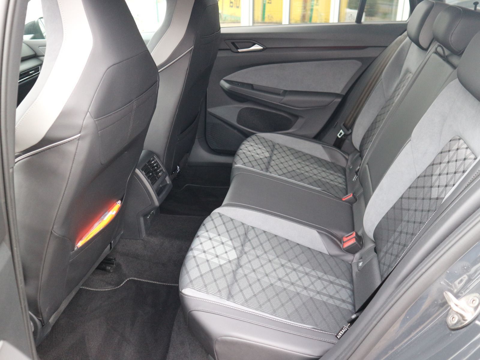 Volkswagen Golf - Bild 11