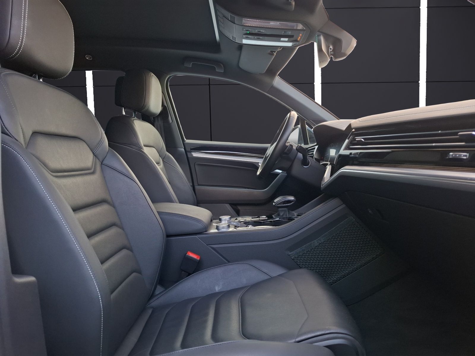 Fahrzeugabbildung Volkswagen Touareg TDI Elegance DSG 4M R-Line Matrix AHK Pa