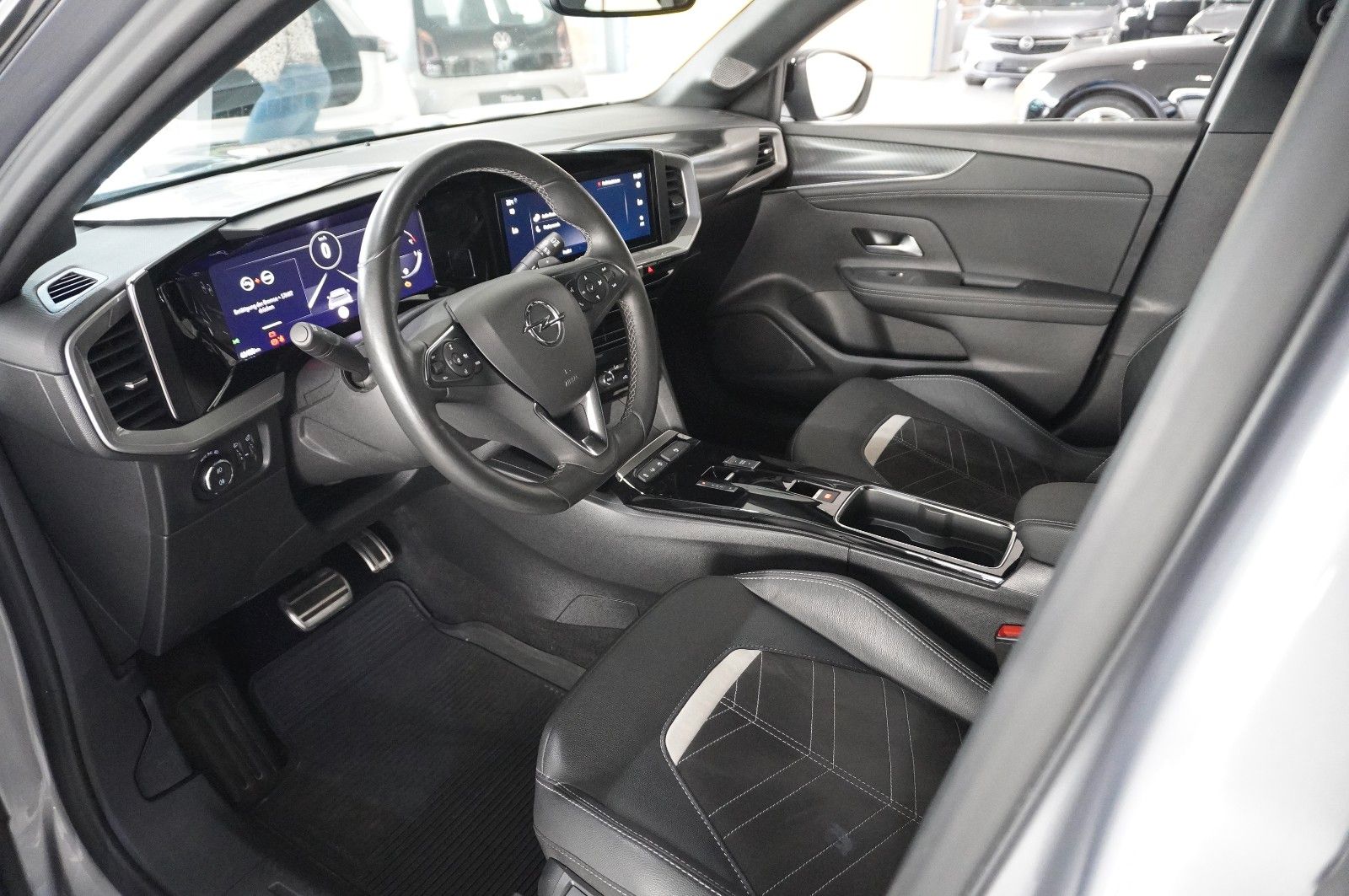 Fahrzeugabbildung Opel Mokka 1.2T ULTIMATE NAVI/LED/KAMERA/SPORT/SH/DAB