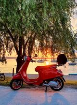 Vespa Primavera 125 Sondermodell "RED" - VESPA PRIMAVERA 125 S