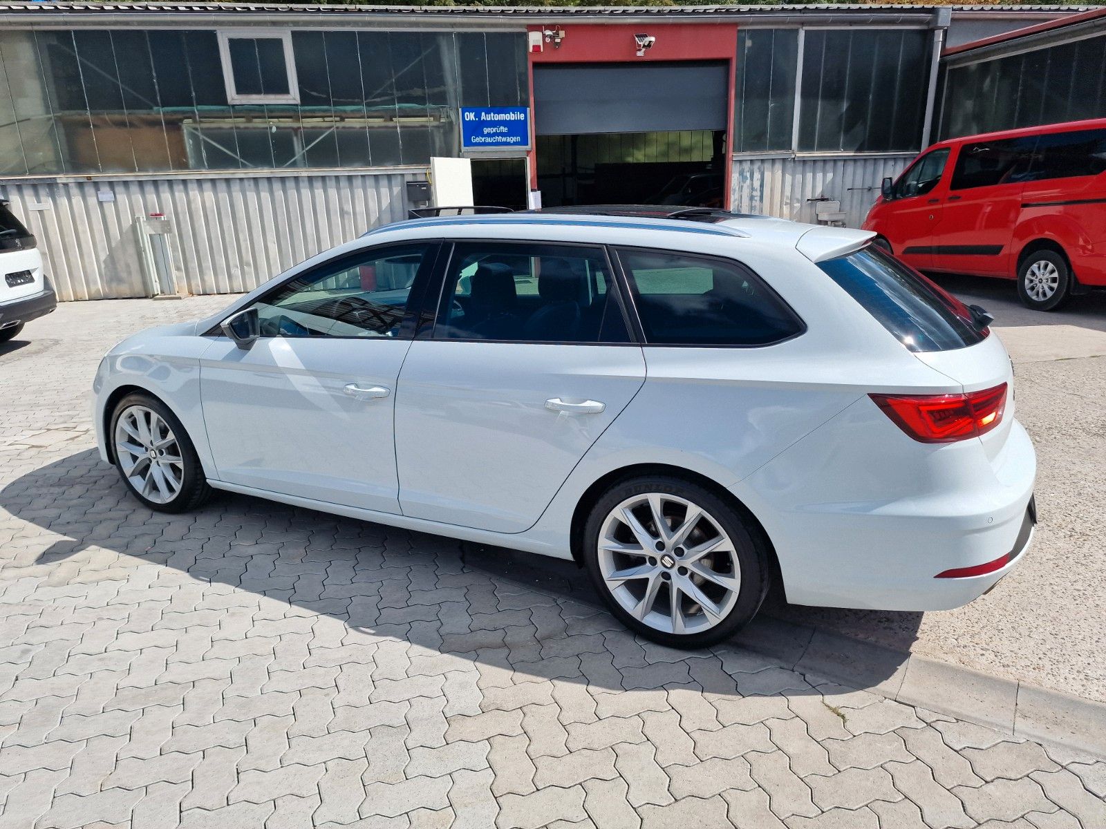 Seat Leon ST FR, Panorama Schiebedach, Kamera, Navi
