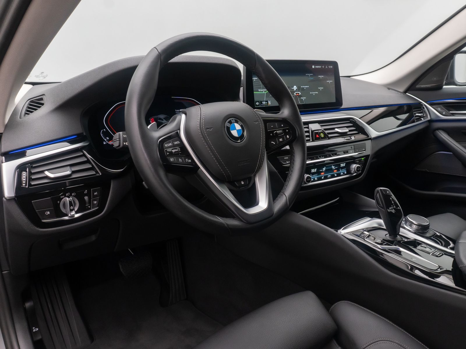 Fahrzeugabbildung BMW 530i HUD DAB Leder Alarm Komfort 4xKlima M Sport