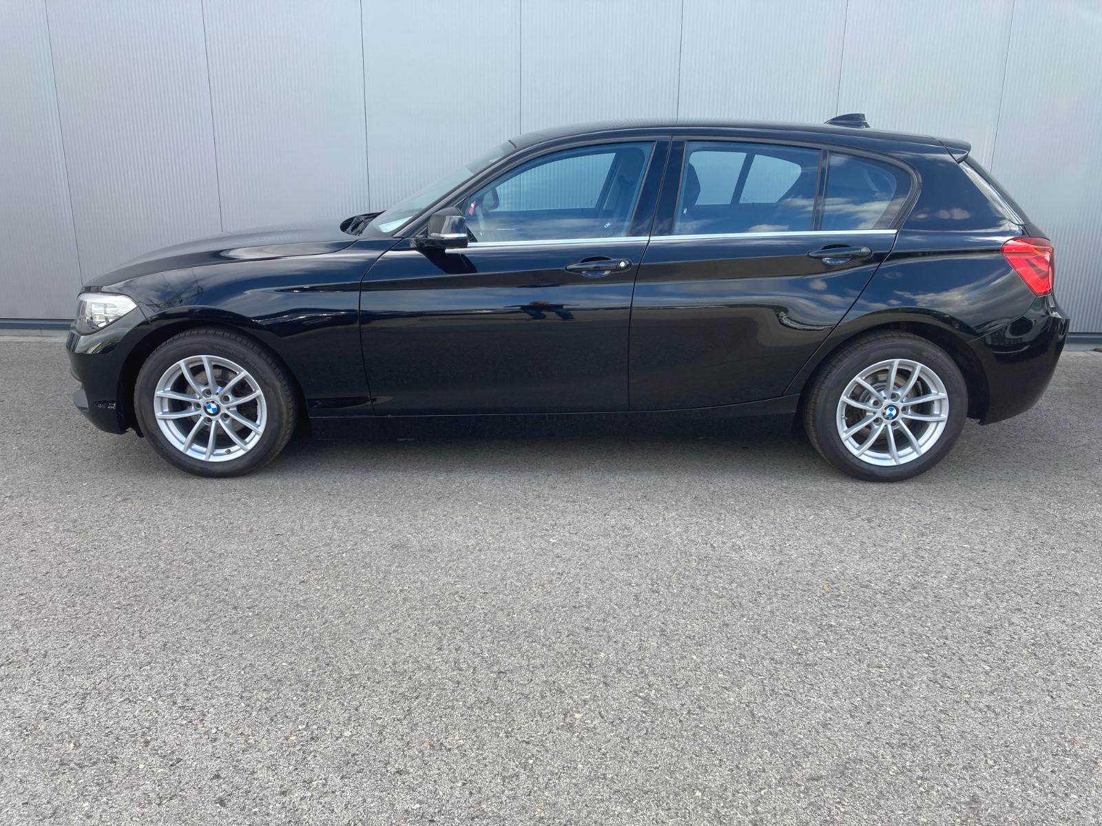 BMW 118i Automatik *Sportsitz*PDC*Navi*