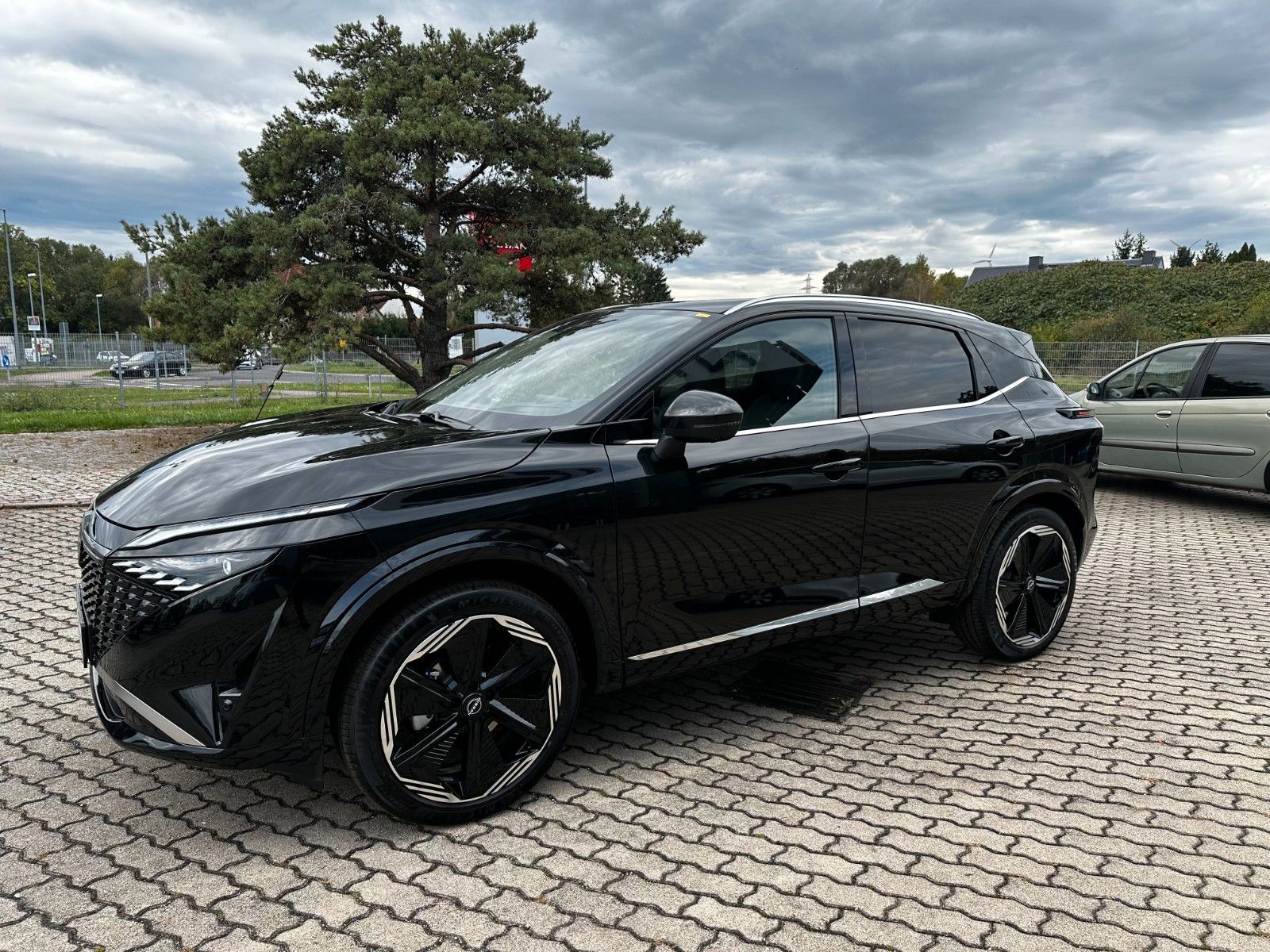 Fahrzeugabbildung Nissan Qashqai Tekna+ AHK/Leder/Pano/Bose