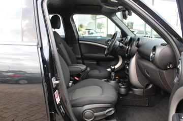 Fahrzeugabbildung MINI ONE Countryman One Navi