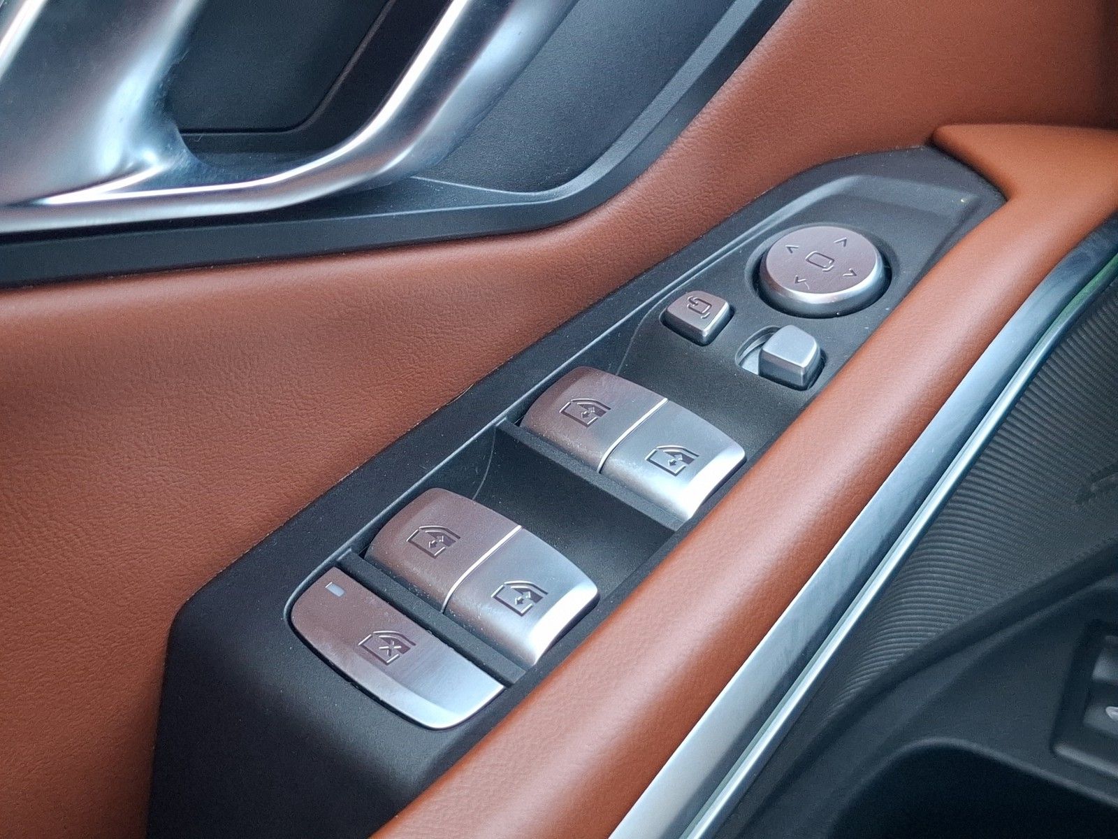 BMW 318 d M Sport AUTOMATIK / LEDER / AHK / STANDHEI - Image 20