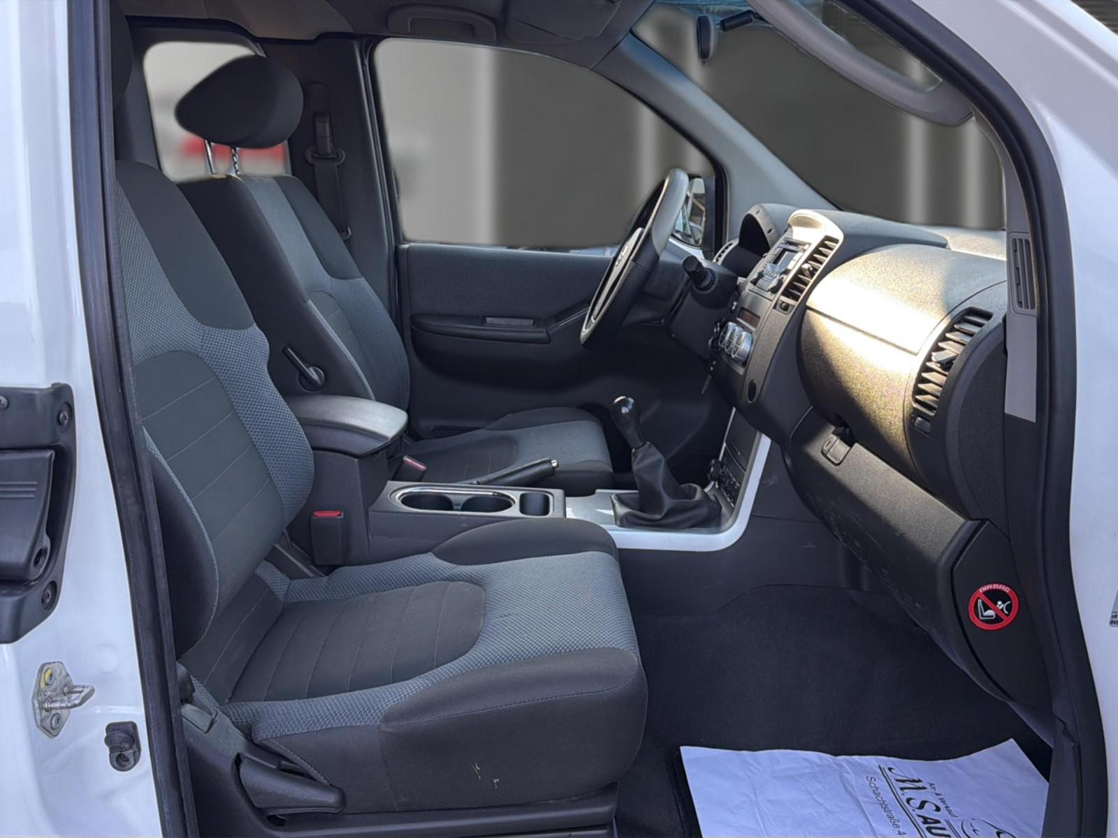 Nissan Navara King Cab SE 4x4 2.5 dCi 190 ch BVM / Attelage / Sièges chauffants / Régulateur de vitesse / 1ère main
