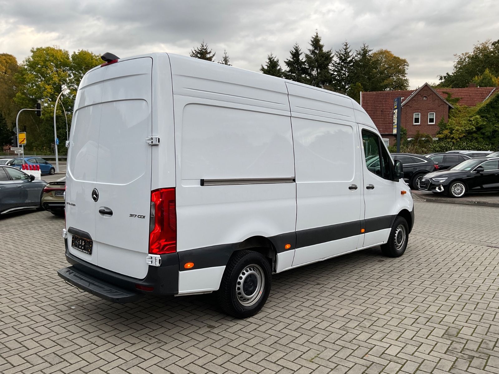 Fahrzeugabbildung Mercedes-Benz Sprinter 317 CDI,3.5T,L2 H2,Auto,Kamera,Navi,LED
