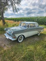 Opel Rekord - Opel Rekord mit Benzin-Antrieb