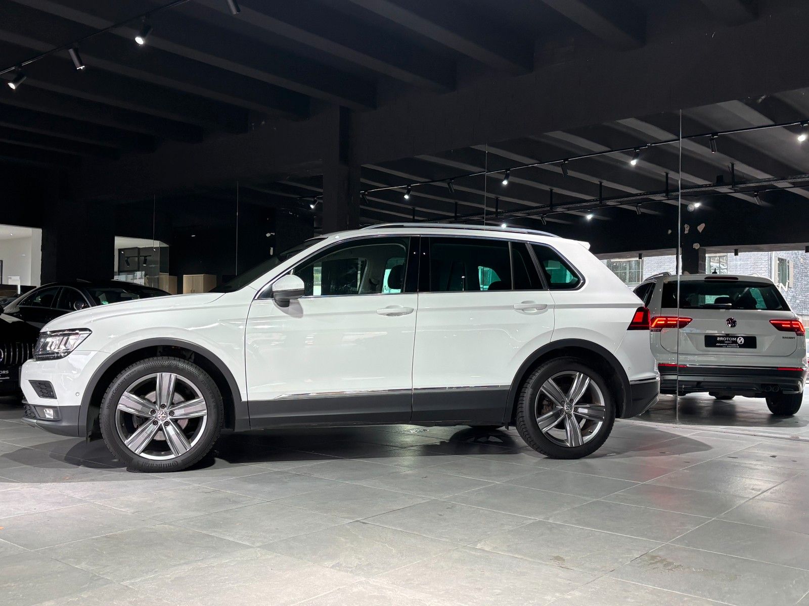 Fahrzeugabbildung Volkswagen Tiguan Highline *CarPlay*Kamera*LED*SHZ*Navi