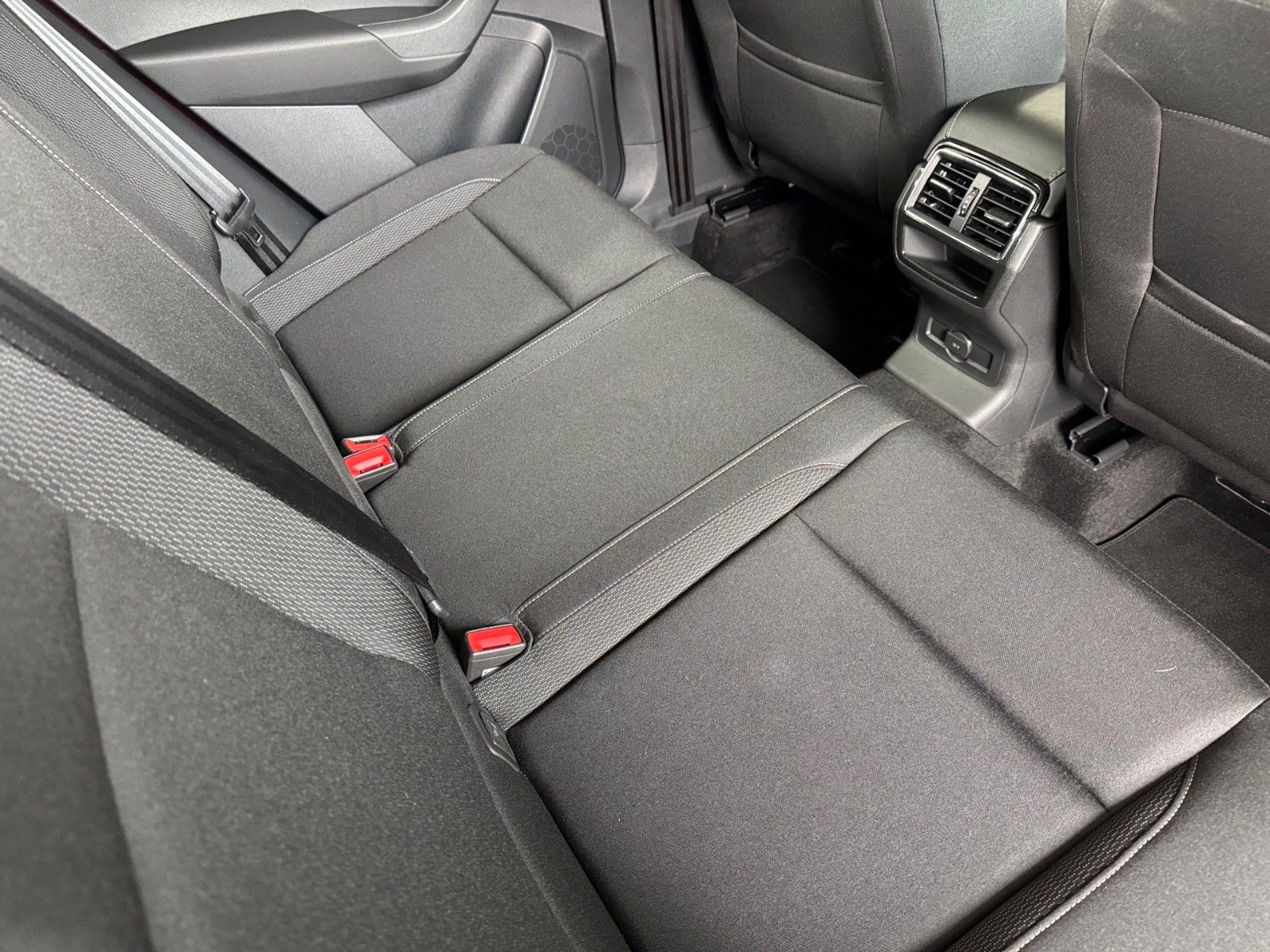 Fahrzeugabbildung SKODA Karoq Ambition 1.0 TSI