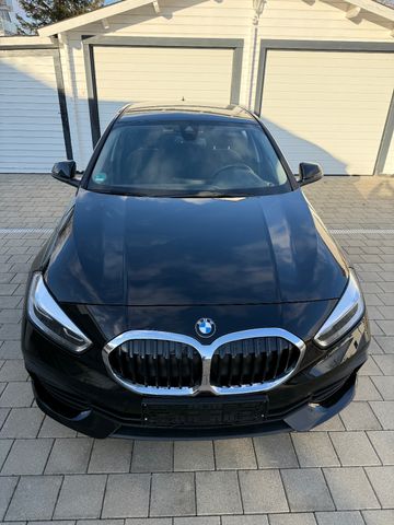 BMW 118i Advantage Aut SHZ LED Navi PDC TMP