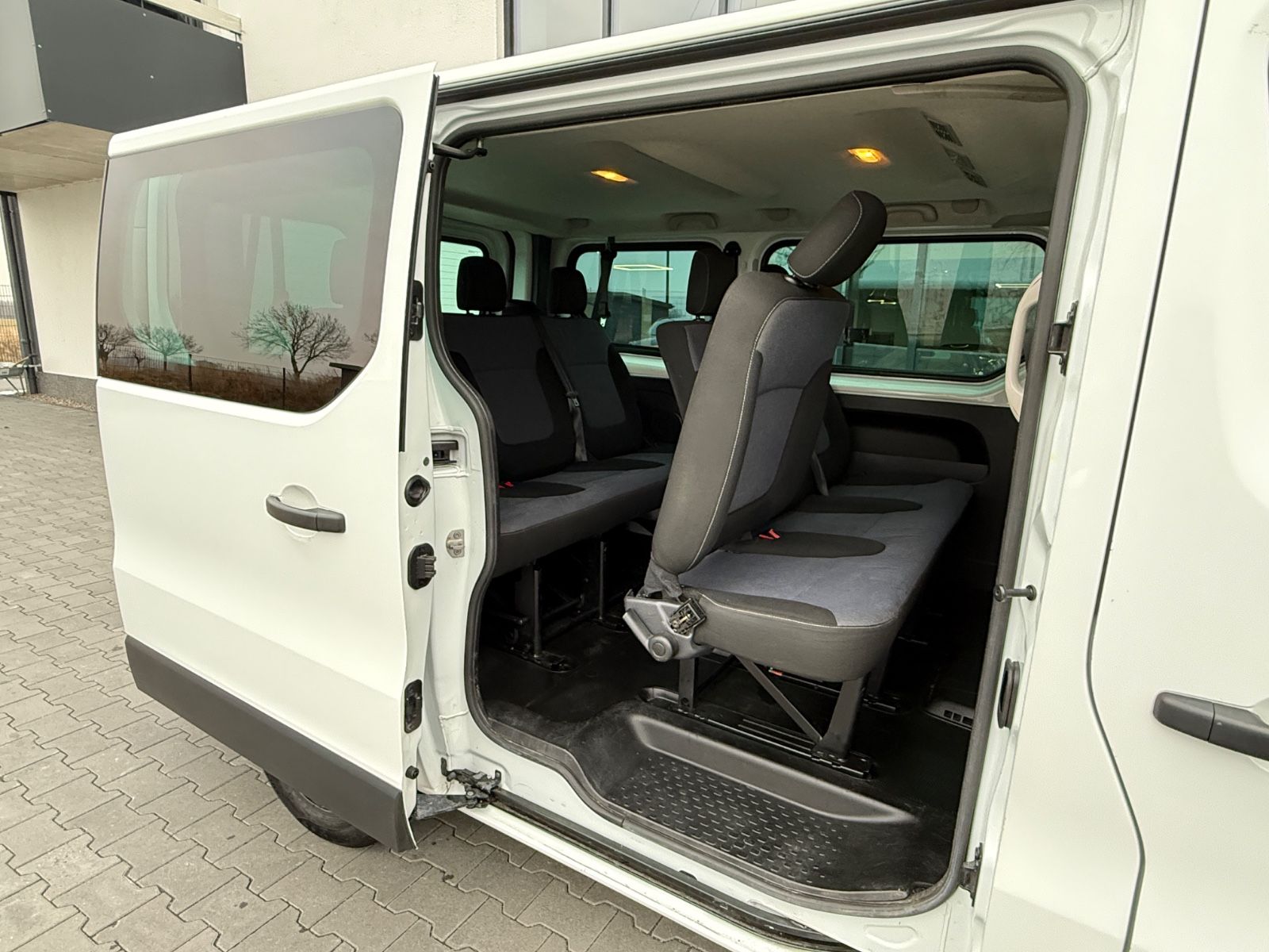 Vivaro B Combi L1H1  2,7t 1.6 CDTI 9 Sitzer
