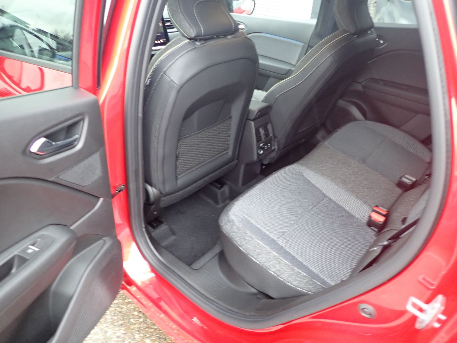 Fahrzeugabbildung Renault Captur KISS TCe 90