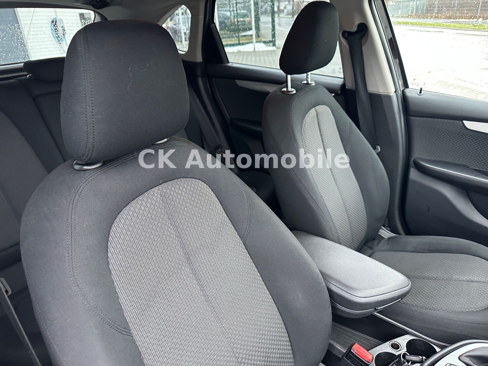Fahrzeugabbildung BMW 218d Active Tourer Advantage/LED/SHZ/PDC