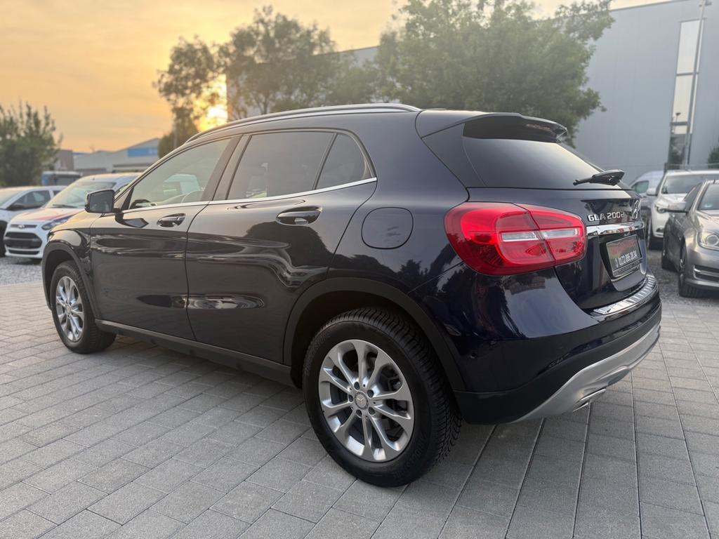 Mercedes-Benz GLA 200