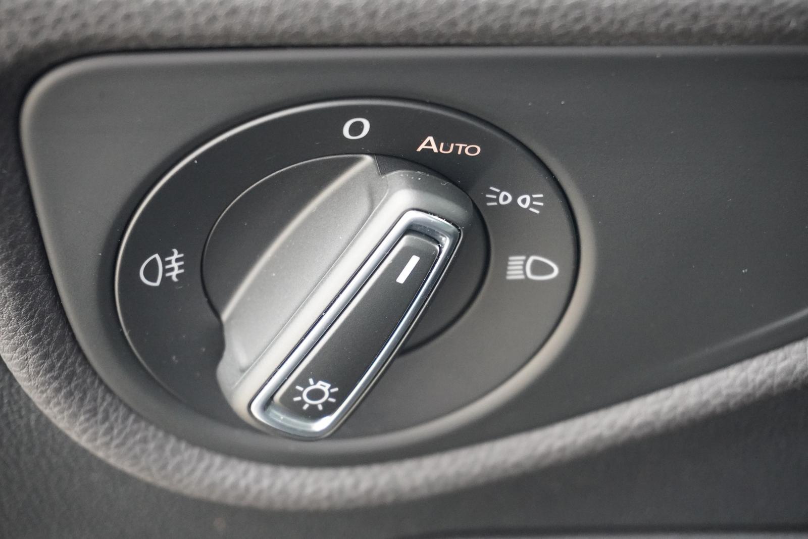 Volkswagen Touran 1.5 TSI DSG IQ.DRIVE 7-Sitzer Navi ACC, миниатюра 18