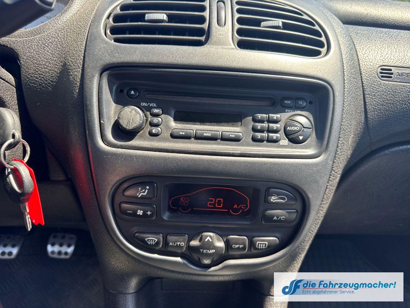 Fahrzeugabbildung Peugeot 206 Cabriolet CC Platinum 2.0 16V Händler Auto
