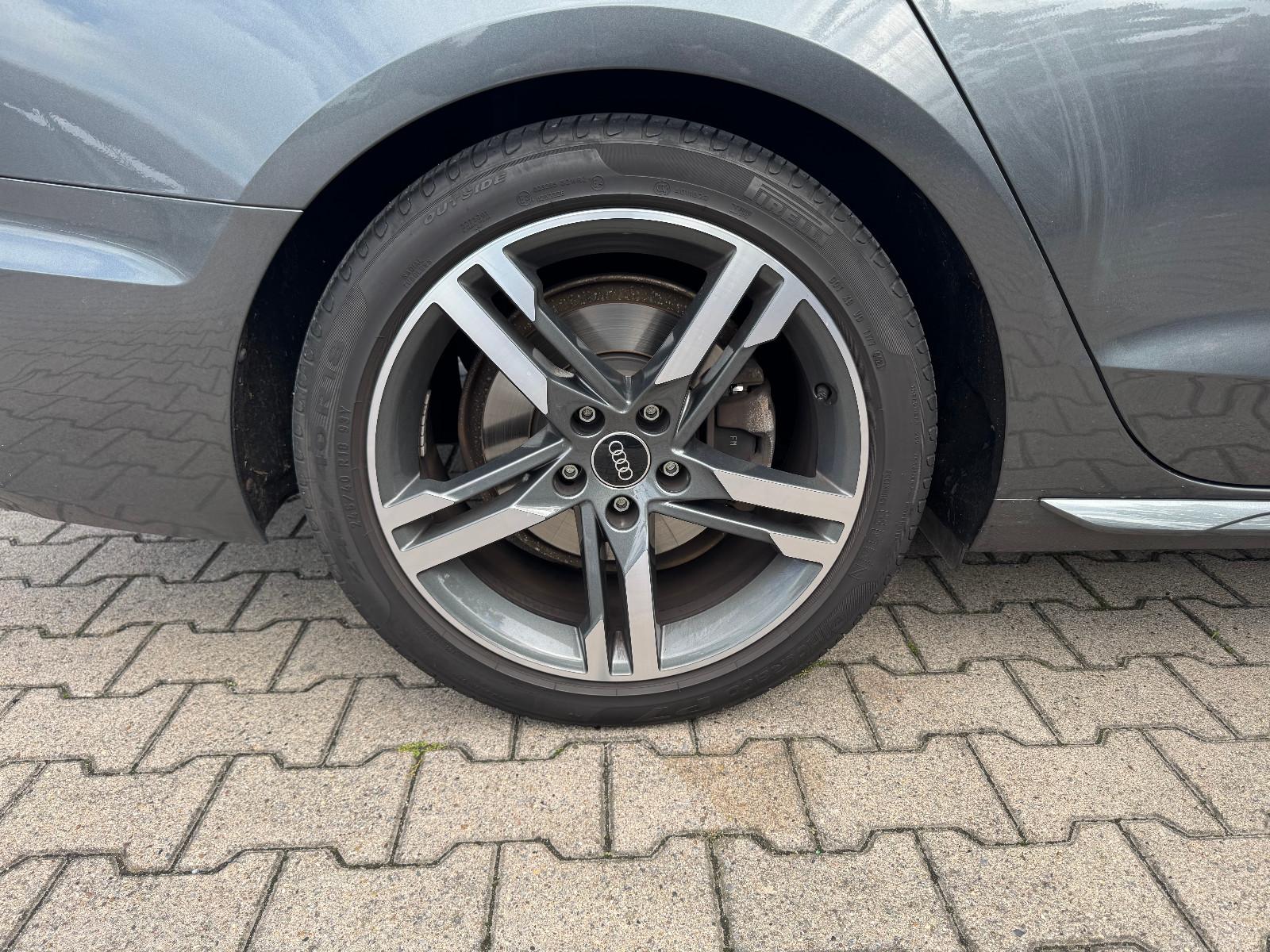 Audi A4 40 TDI S tronic S line Avant S line