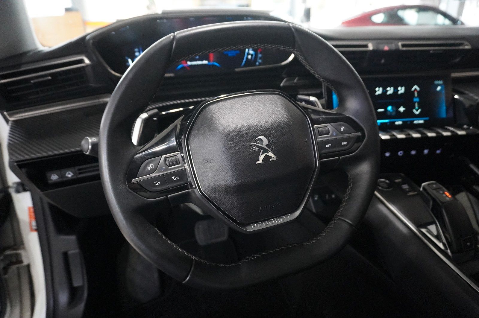 Fahrzeugabbildung Peugeot 508 SW 1.2T ALLURE PACK NAVI/LED/KAMERA/SHZ/VIRT