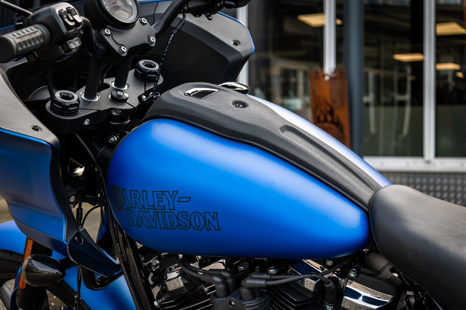 Fahrzeugabbildung Harley-Davidson FXLRST LOW RIDER ST 117 MY26