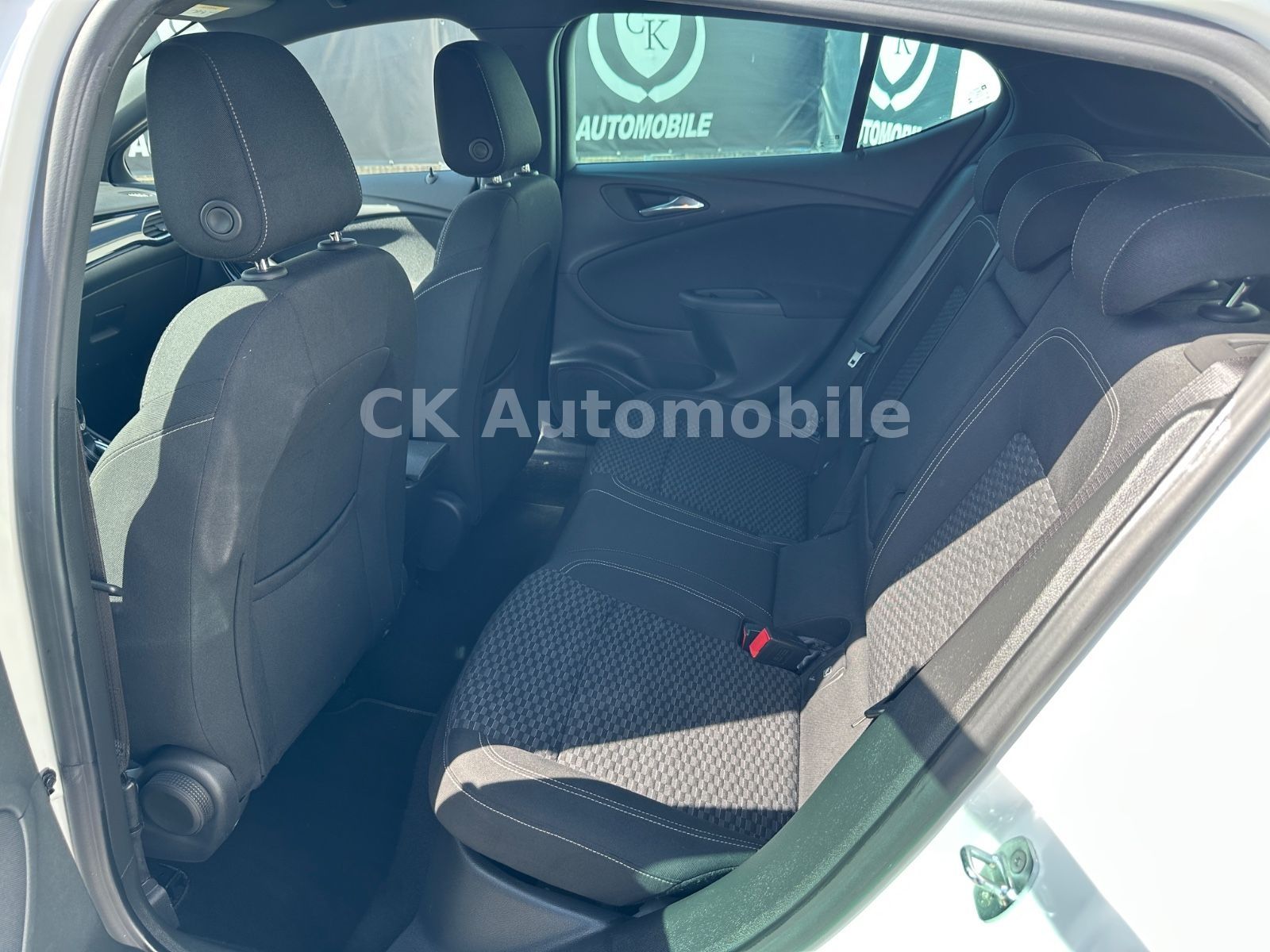 Fahrzeugabbildung Opel Astra K 1.6 Turbo Dynamic Autom./Navi/LED/ACC
