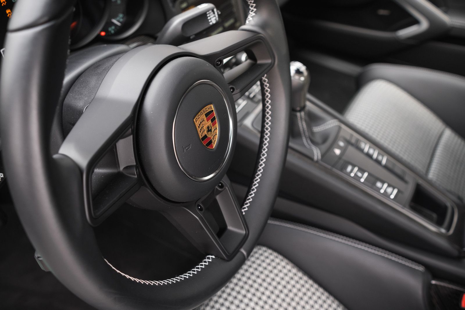 Fahrzeugabbildung Porsche 991/911 R - 985KM-Lift-90L-LED-Einmasse-Approved
