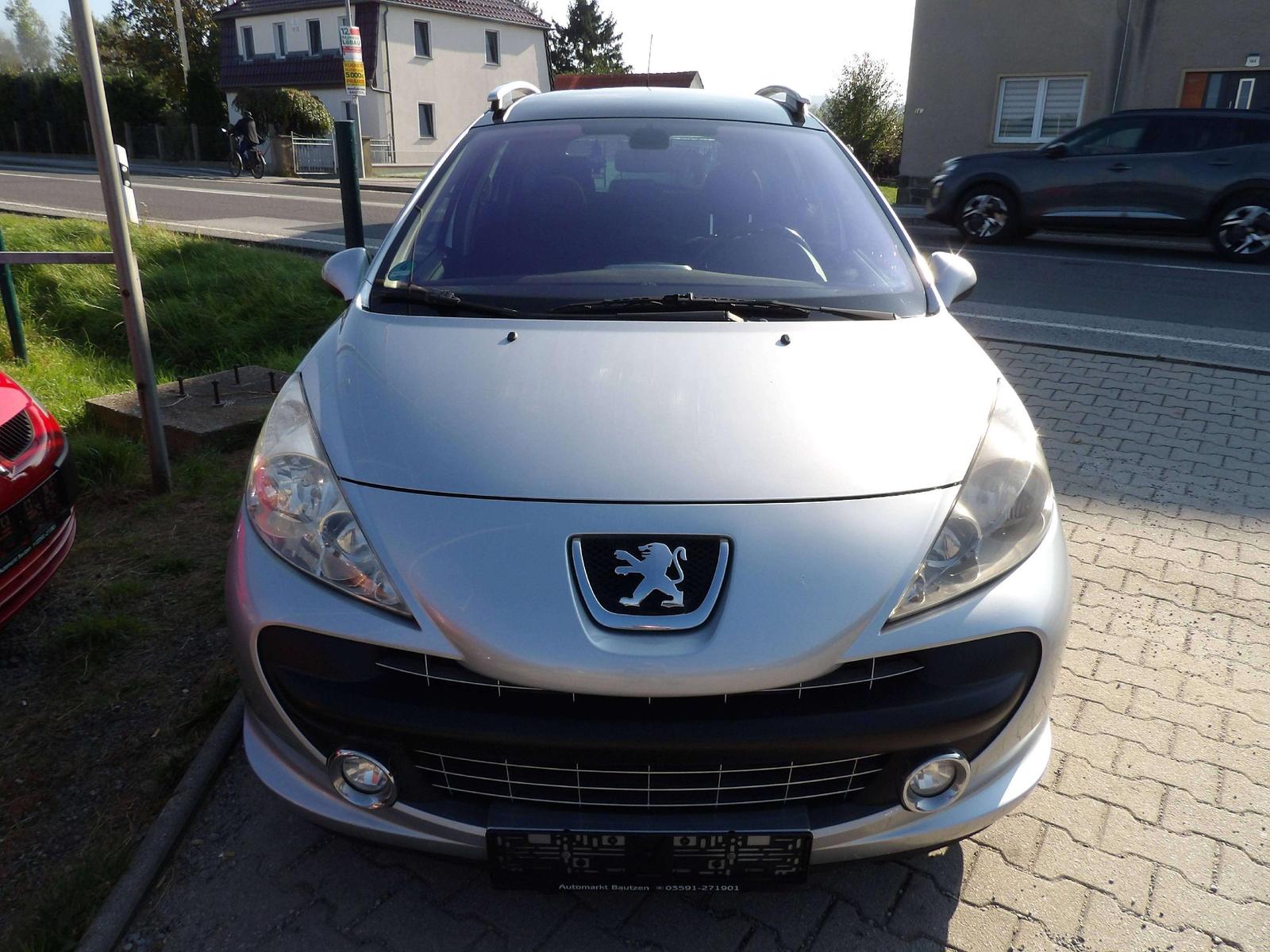 Peugeot 207 2008 — rear view