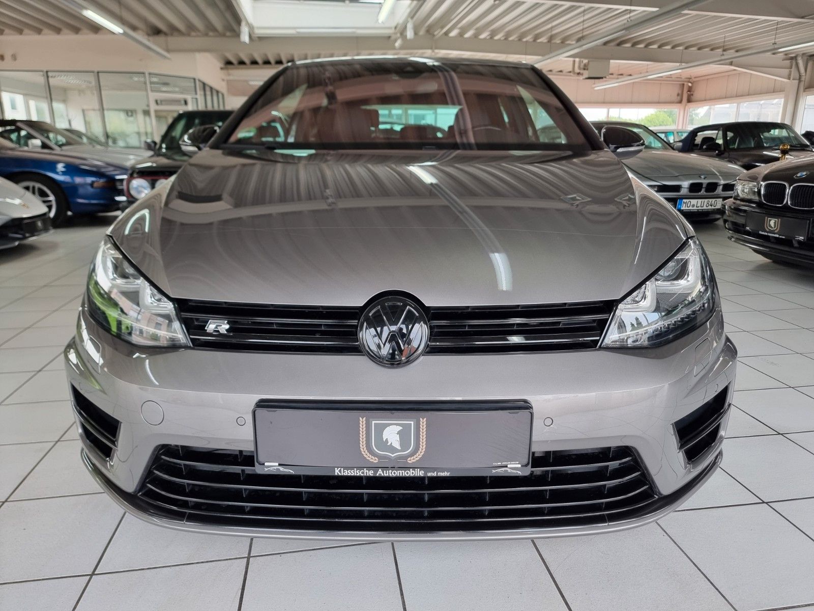 Fahrzeugabbildung Volkswagen Golf R by MTR/520 PS/Sleeper/Extrem schnell